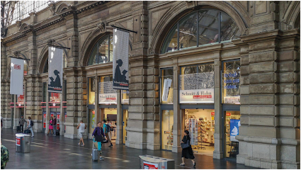 Schmitt & Hahn Buch und Presse im Hauptbahnhof Südseite